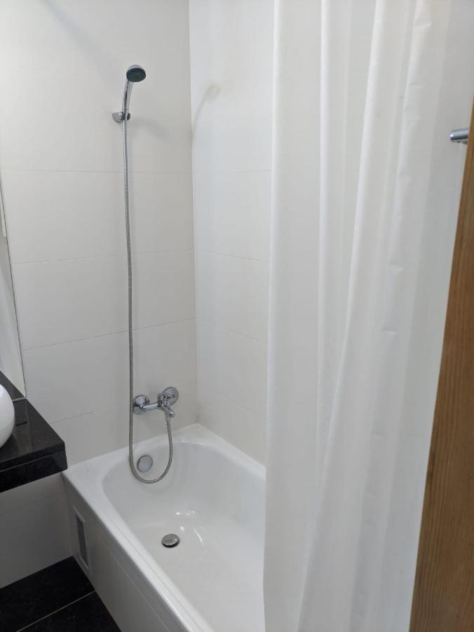 Ferienwohnung In Bed With Lisbon 11K Amadora Exterior foto